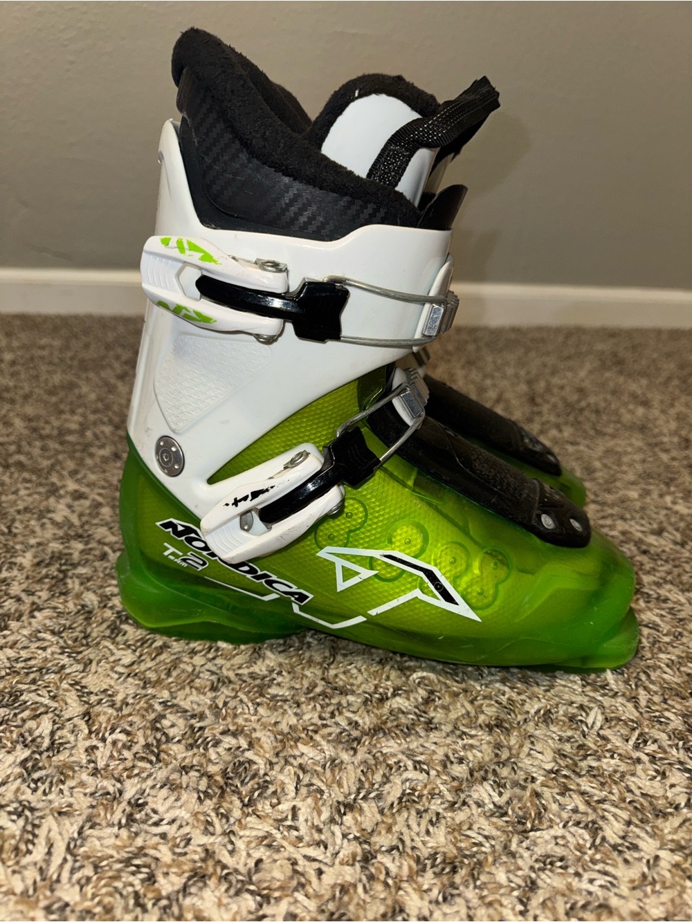 Nordica Team 2 junior ski boots 220–235